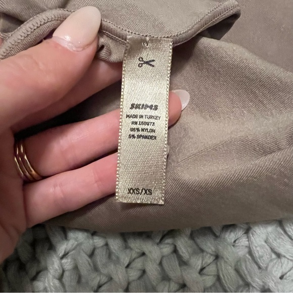 Skims bodysuit - Picture 3 of 4